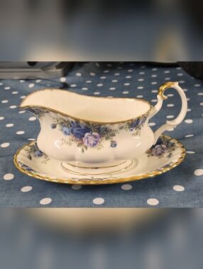 1987 Royal Albert Moonlight Rose Gravy Boat & Underplate Bone China